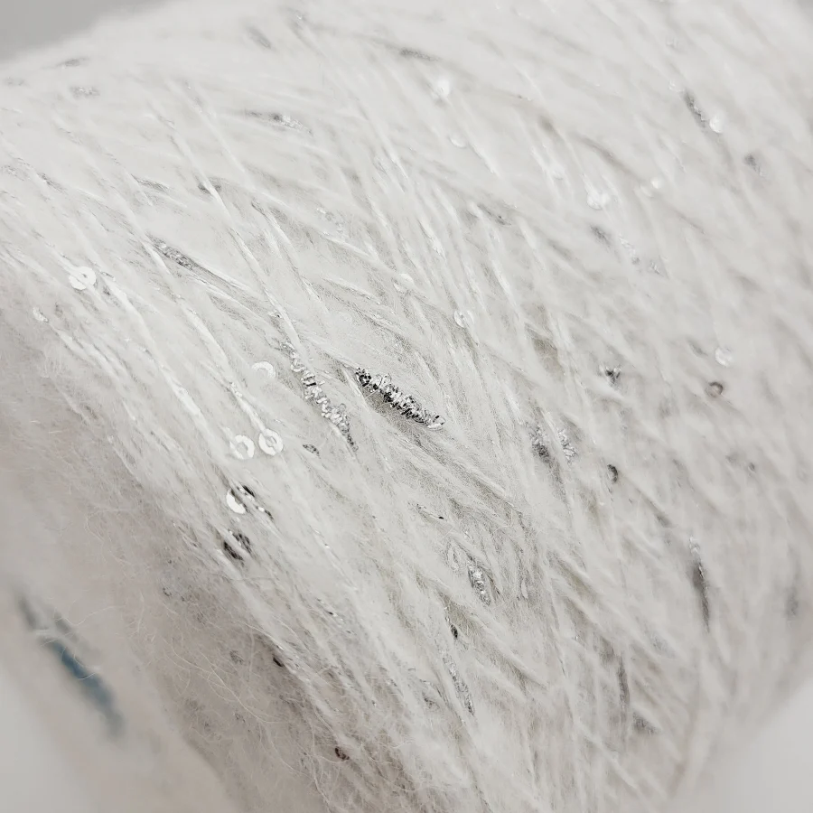 ALPACA YARN WITH LUREX AND PAILLETTES - Image 2