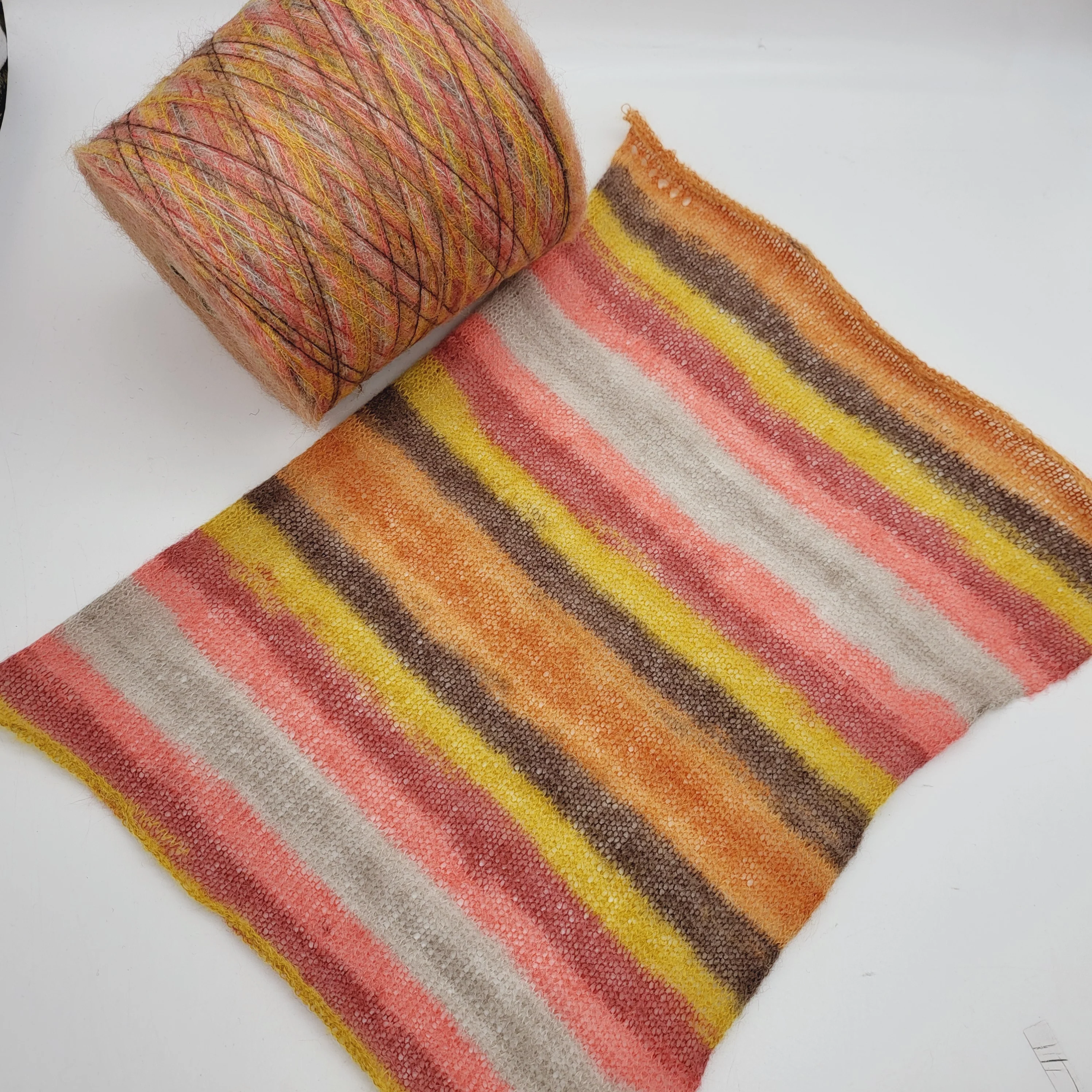 SUPER KID MOHAIR AND BABY ALPACA YARN - Image 3