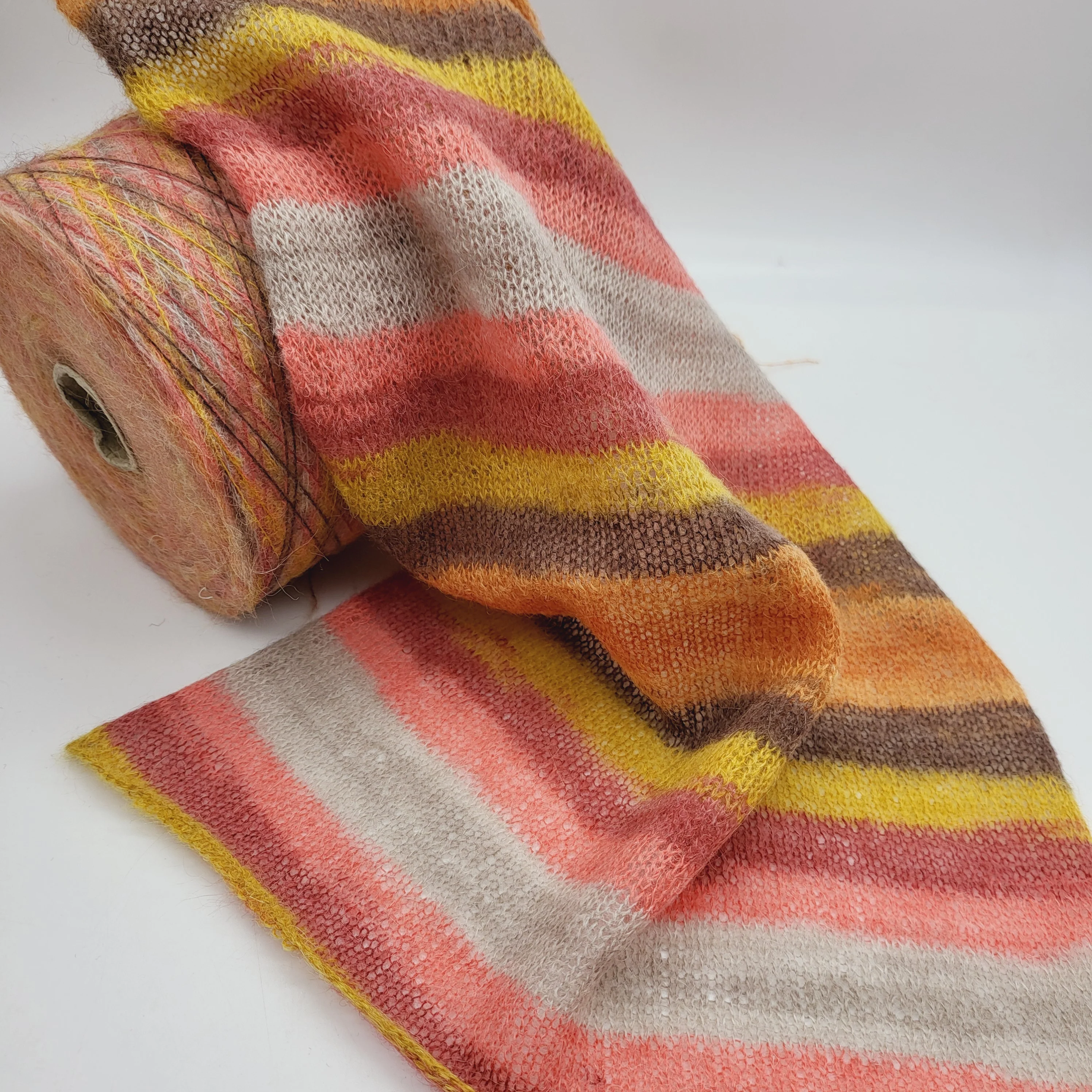 SUPER KID MOHAIR AND BABY ALPACA YARN - Image 5